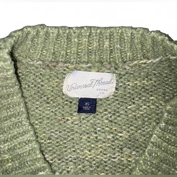 Light Green Vintage Wool Sweater - Picture 4 of 7